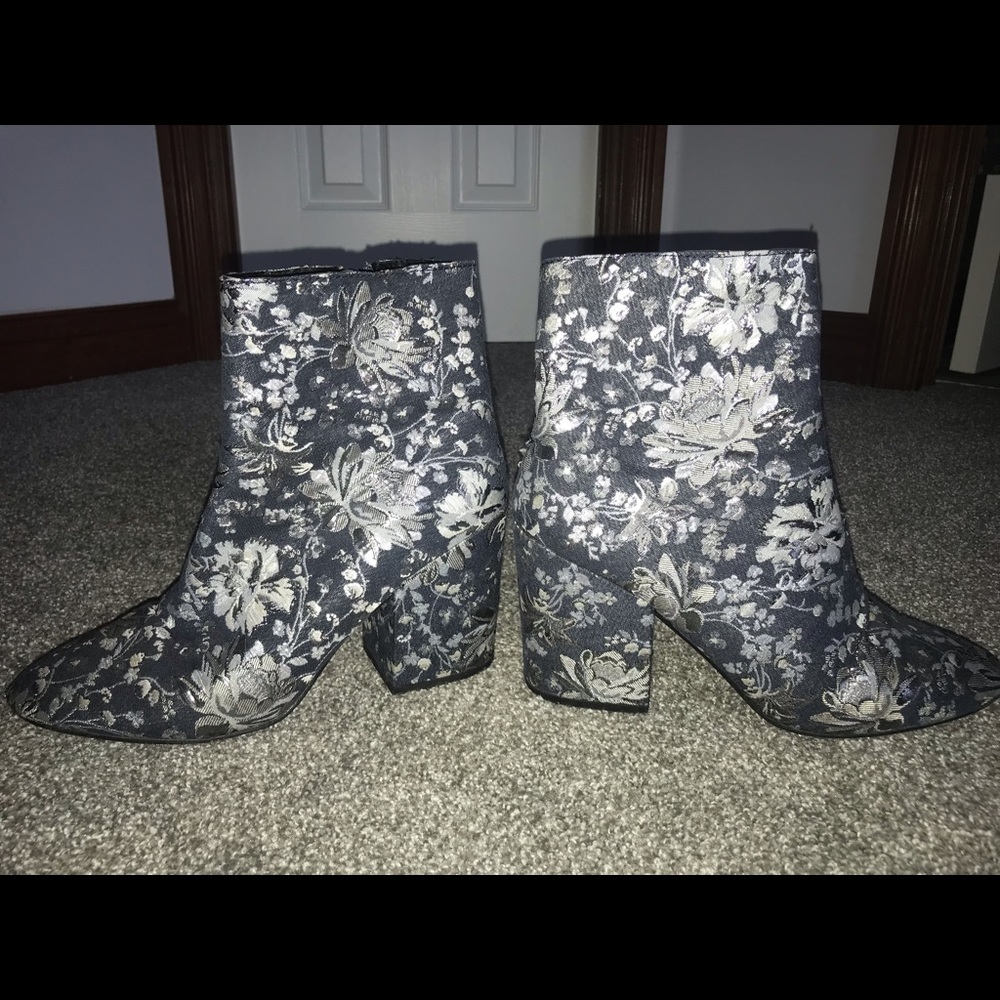 Size 11 Merona heeled boots